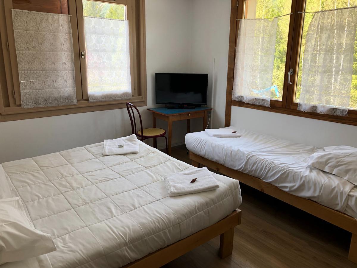 Fleur Des Neiges Hostel