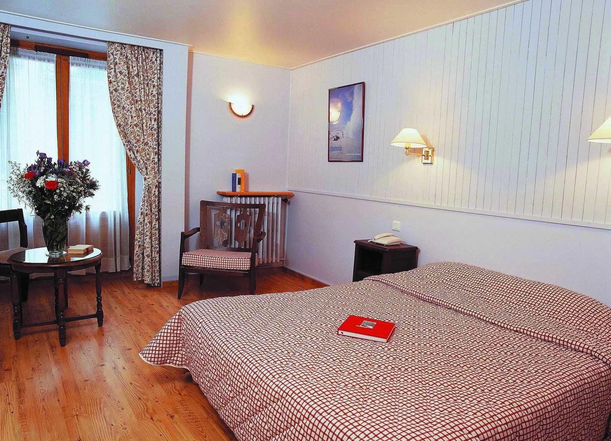 Hotel La Croix Blanche 2*