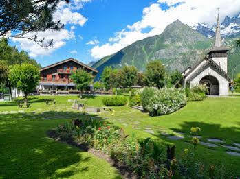 Le Castel Hotel 3*