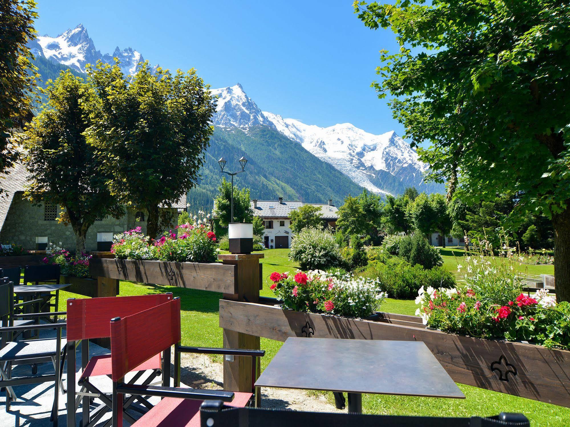 Le Castel Hotel
