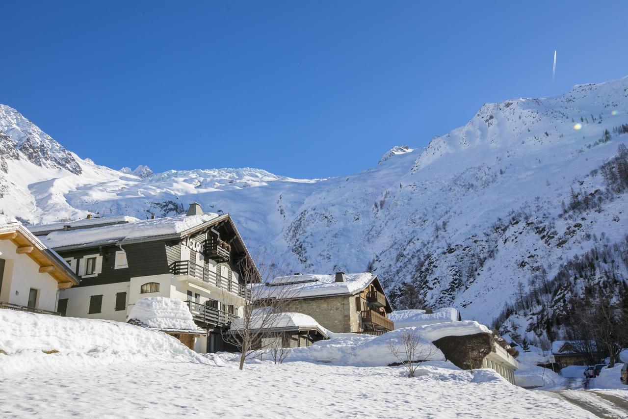 Igloo 3 - Happy * Chamonix