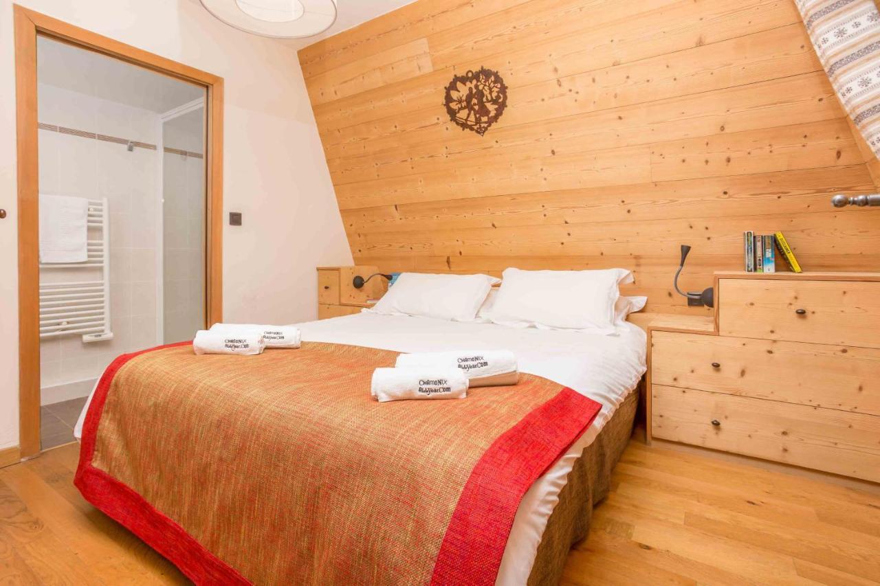 Le Paradis 18 & 18b Appts - Year