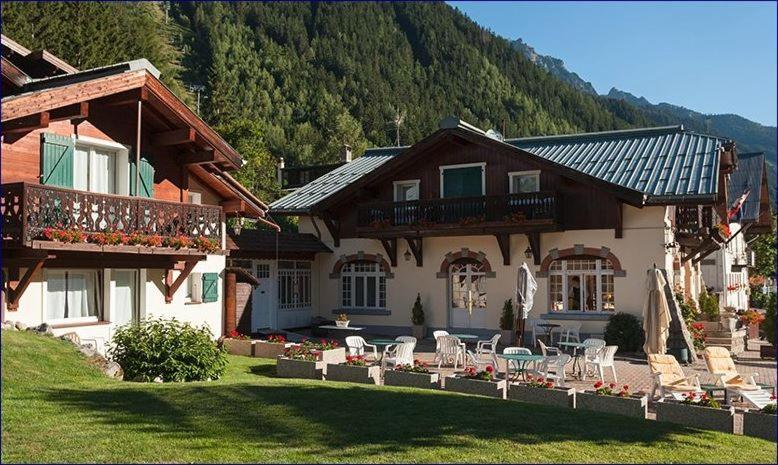 Chalet Hotel La Savoyarde Hotel 3*