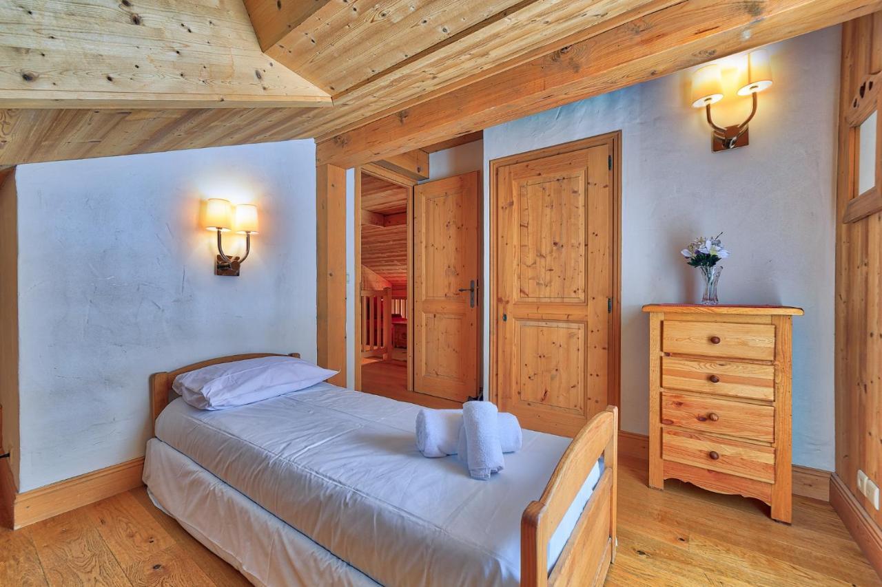 Coralie Chalet *