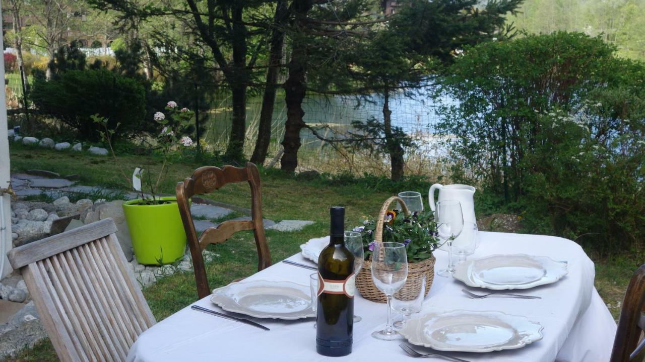 Bel , Son Jardin Et Le Lac *
