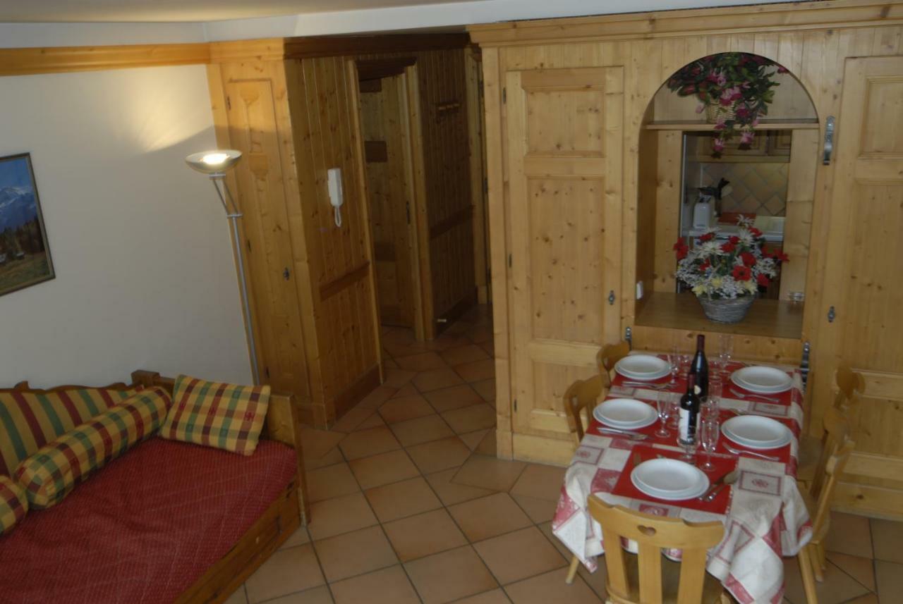Front Slope Apartment *