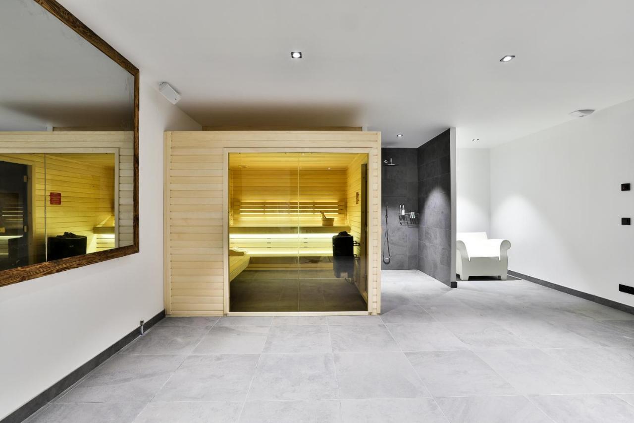 Black Stone Chalet Chalet