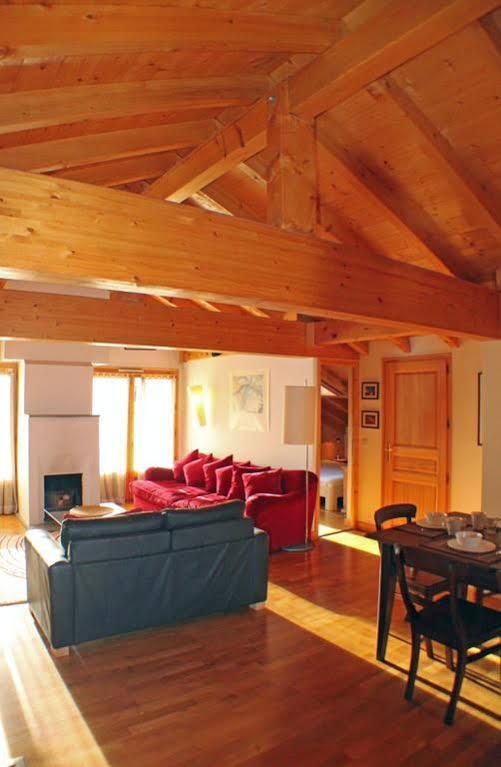 Capucin - A 3 Bedroom Mountain Loft Apartment Chamonix
