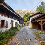 CHALET PELE - Central Chamonix - Sleeps 11