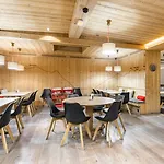 Chalet Hotel Le Prieure & Spa