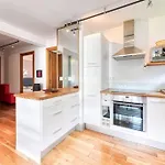 Barrats 2 - Great Location. Homey And Luminous.