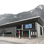 Cozy Chamonix Ski Studio With Mountain Views