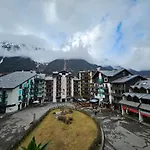 Cozy Chamonix Ski Studio With Mountain Views