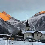 48M With Balcony And Mountain View!