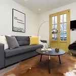 Chalet Suisse - Alpes Travel - Central Chamonix - Sleeps 4