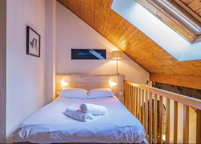 Chamour - A Duplex Apartment With Mont-Blanc View