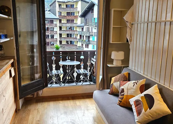 Cozy Chamonix Ski Studio With Mountain Views