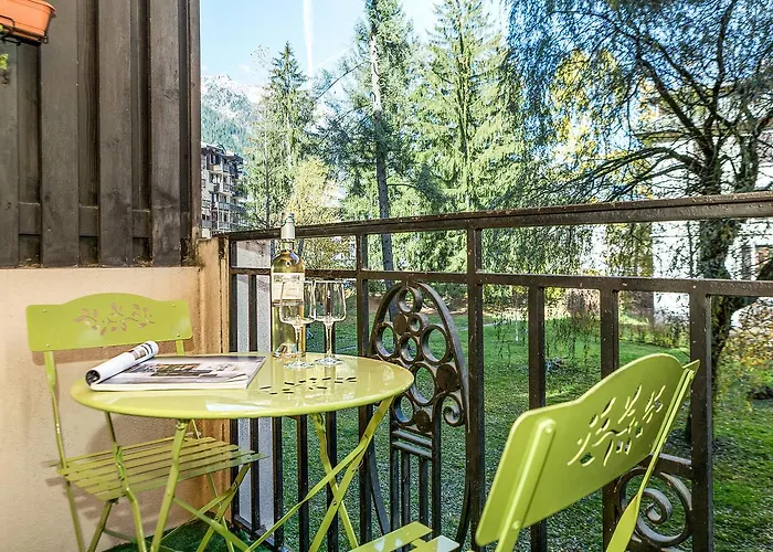Apartment Chamois Blanc 1 - Central Chamonix Haven