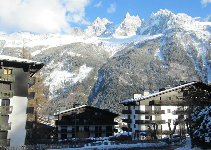 Apartment Le Pied Du Brevent - Walk To Ski Lift, Chamonix Getaway