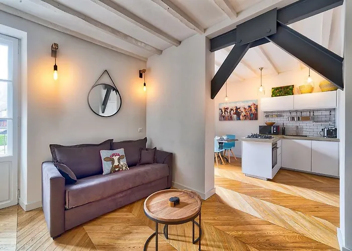 Marie Paradis Studio Apt 15