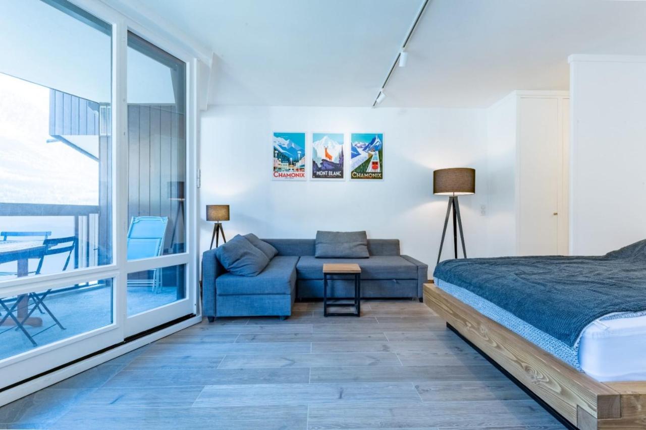 Charming With Balcony And View In