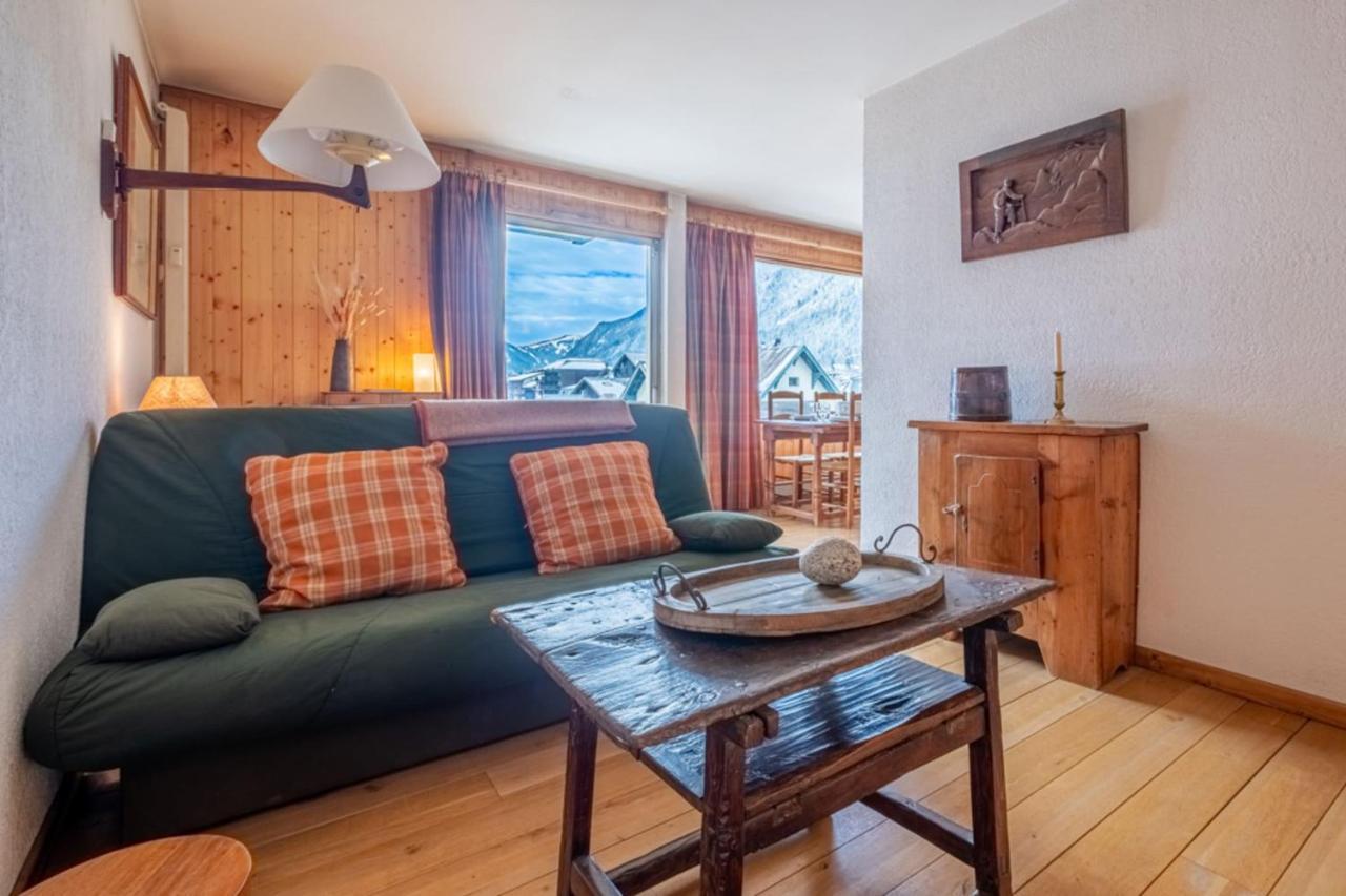 With Balcony And Mountain View Apartment *