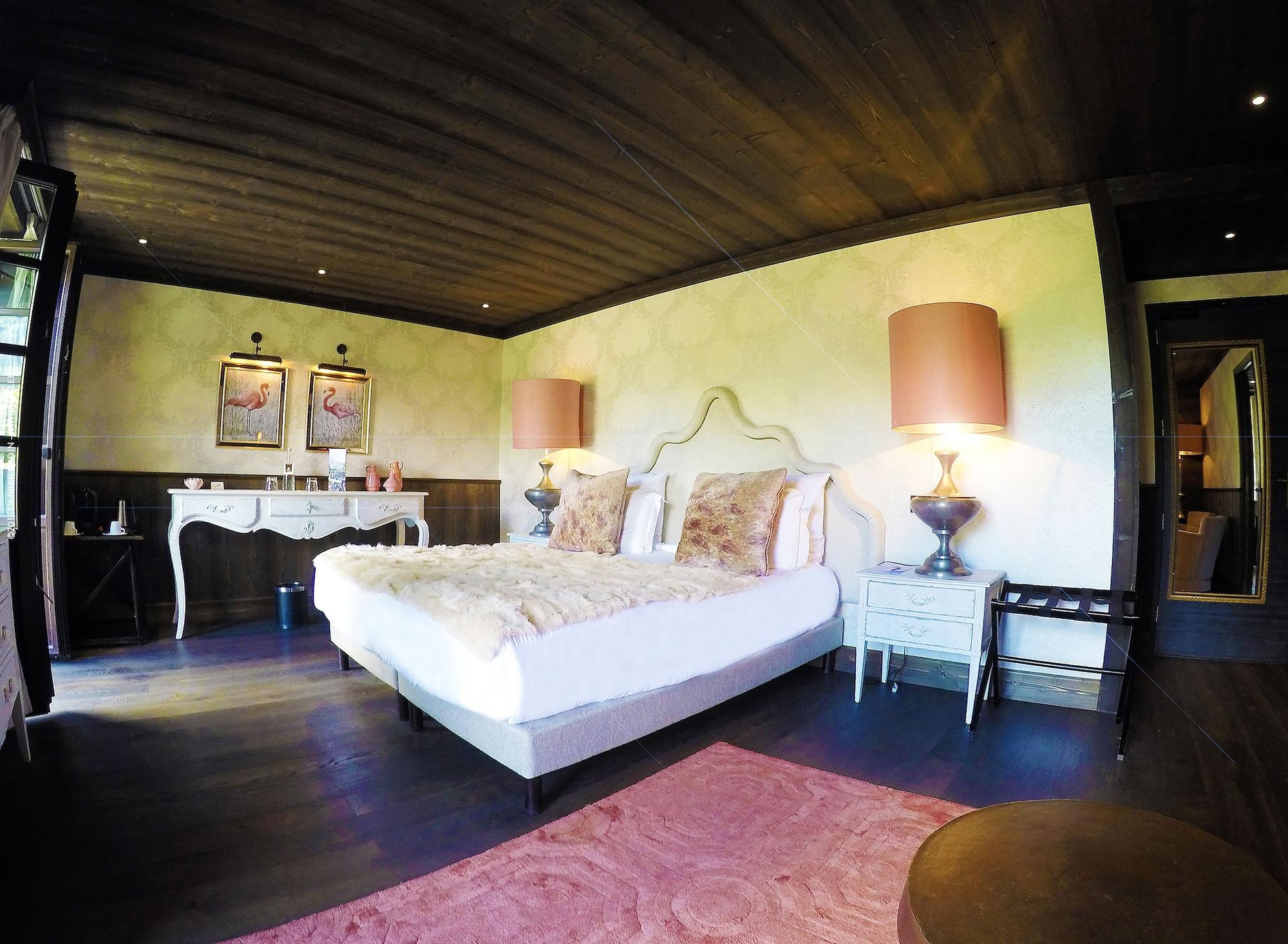 Le Castel Hotel