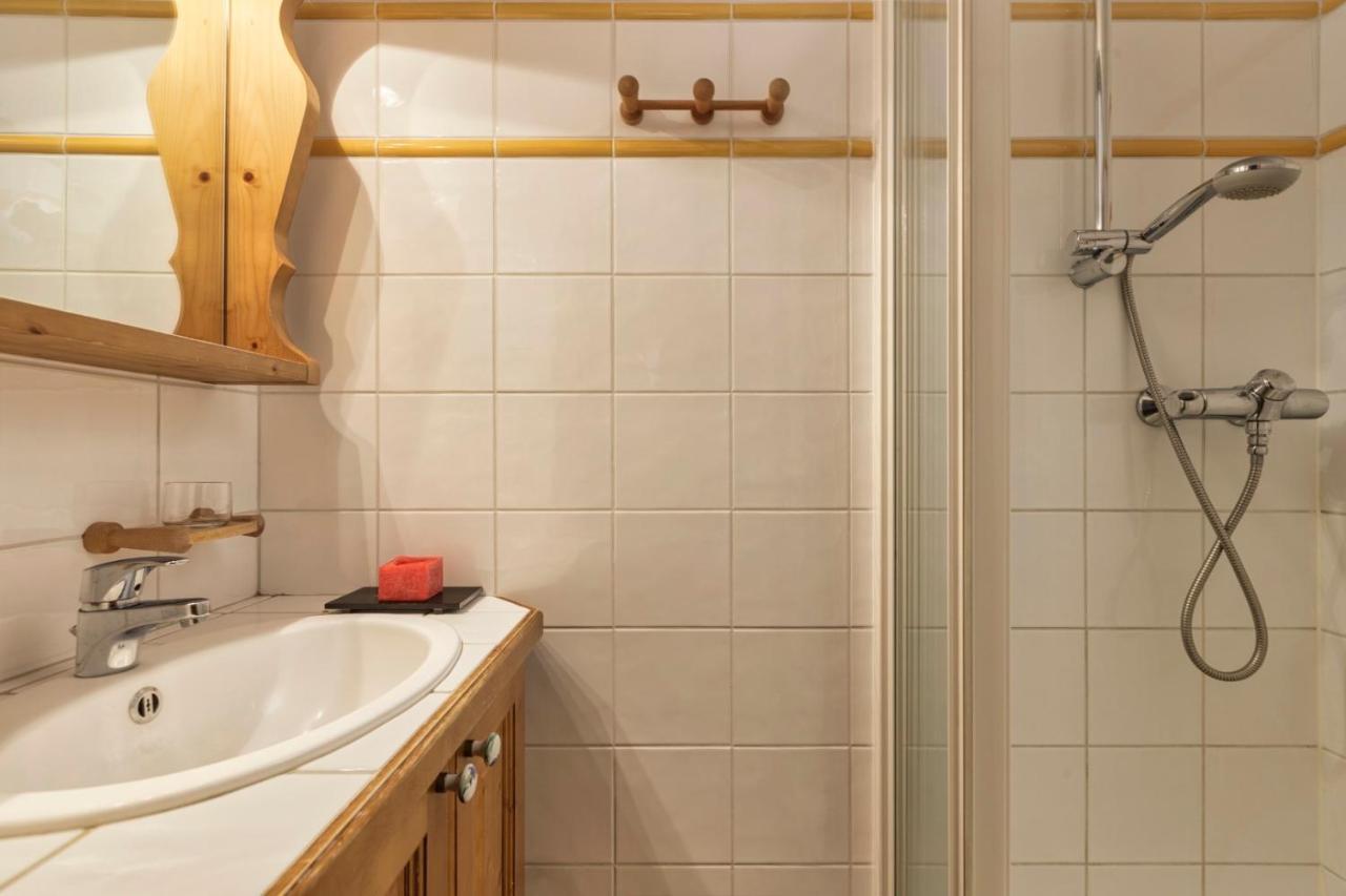 Grepon -city Center - Free Swimming Pool, Sauna, Gym - Free Parking - By Cozee *