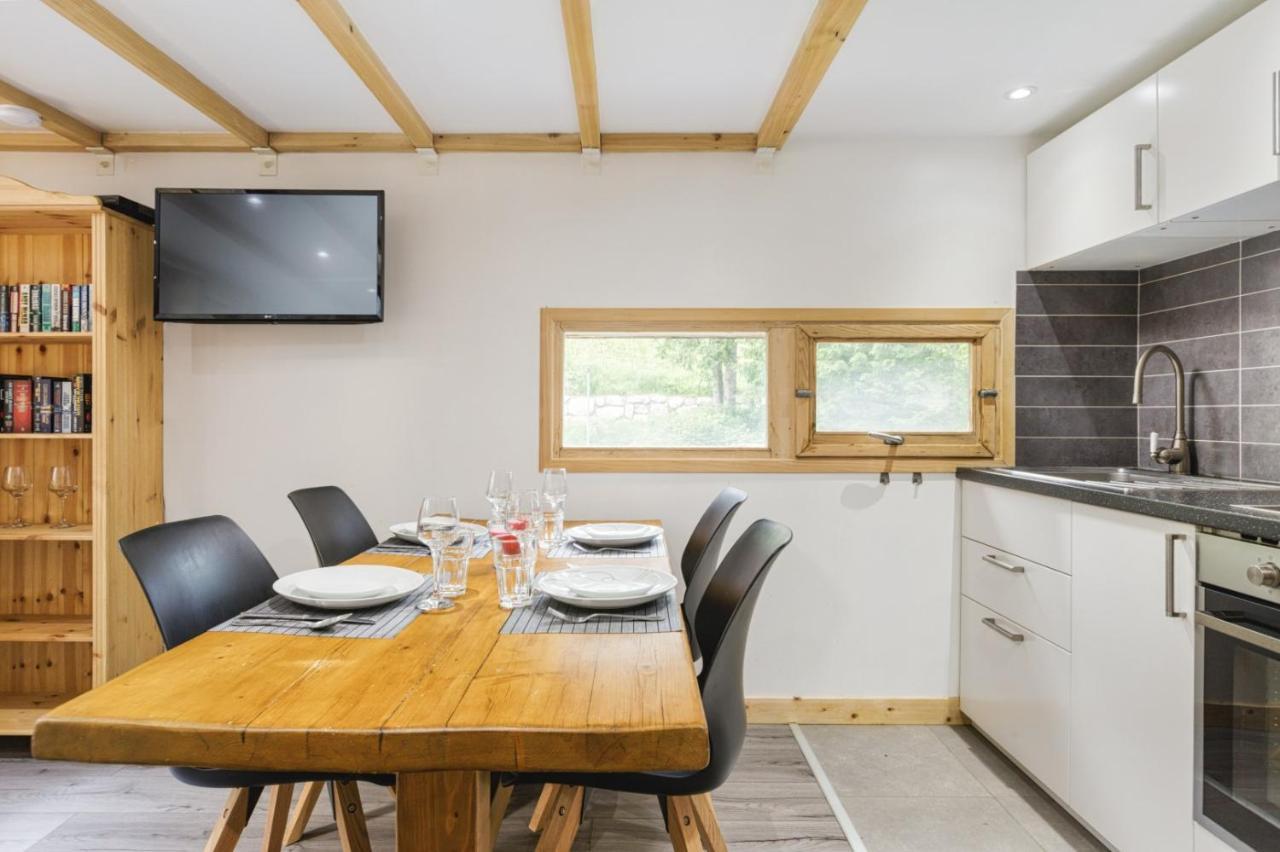 Grand Roc C - Modern 2br Close To Grand Montets Lift - By Cozee Chamonix
