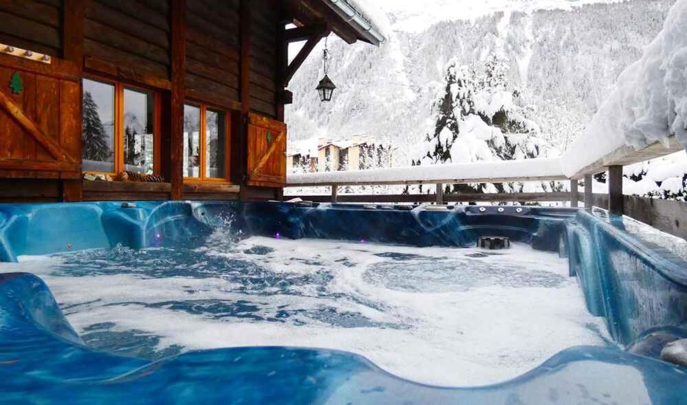 Falcon With Hot Tub - In A Great Location! Chalet Chamonix