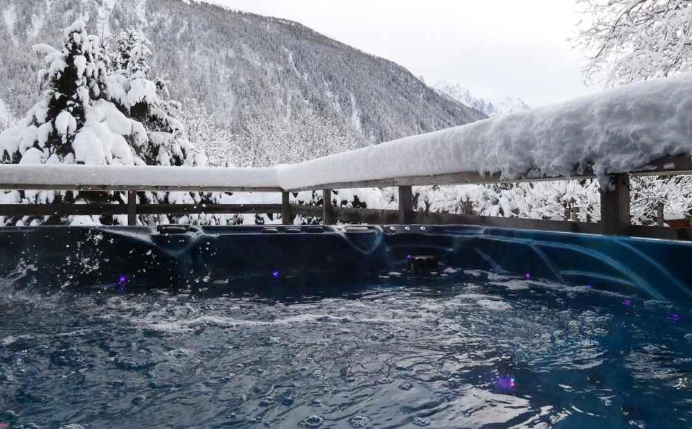 Falcon With Hot Tub - In A Great Location! Chalet *
