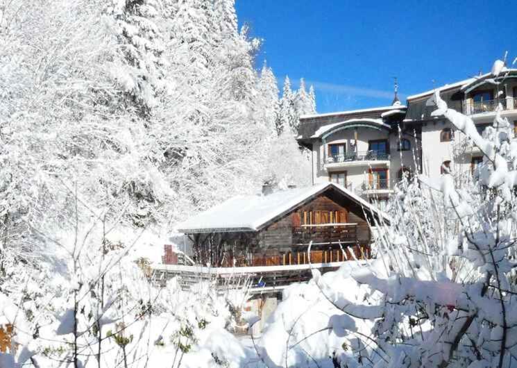 Falcon With Hot Tub - In A Great Location! Chalet *