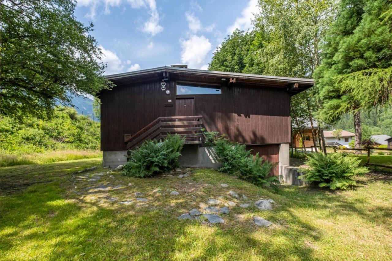 Rustic With Garden In Chalet *