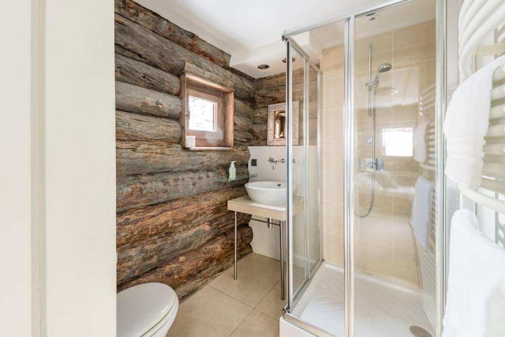 Spectacular Chalet With 5 Ensuite Bedrooms And Sauna Chamonix
