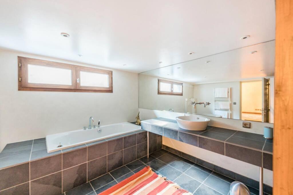 Spectacular Chalet With 5 Ensuite Bedrooms And Sauna Chalet Chamonix
