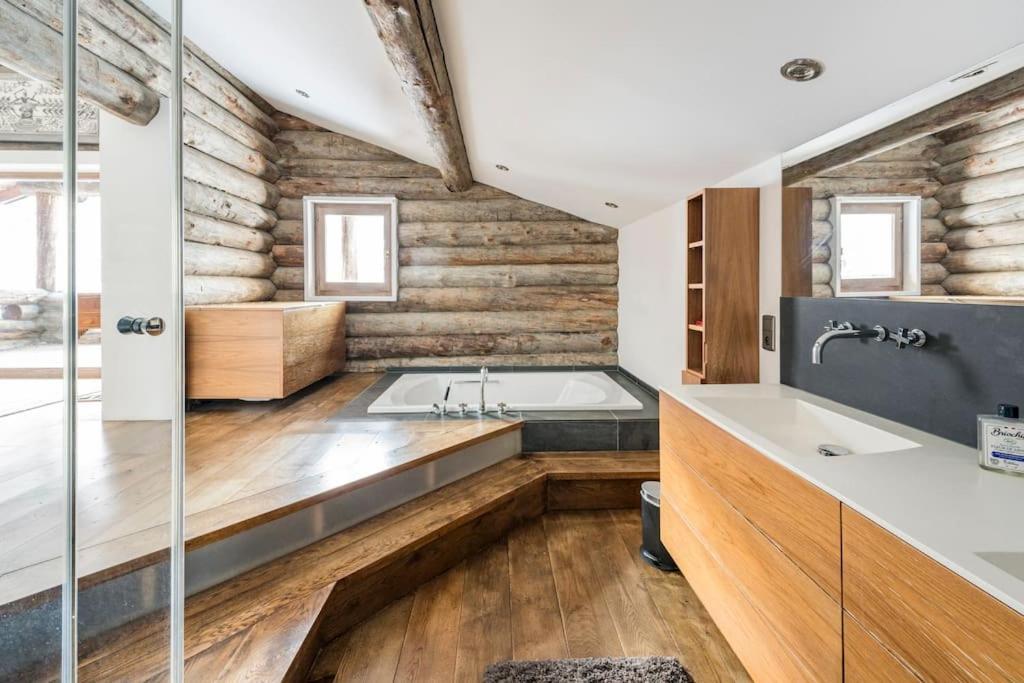 Spectacular Chalet With 5 Ensuite Bedrooms And Sauna * Chamonix