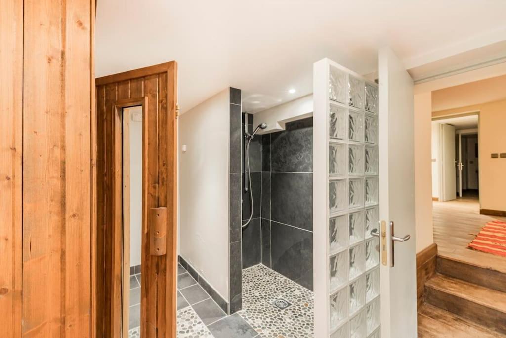 Spectacular Chalet With 5 Ensuite Bedrooms And Sauna * Chamonix