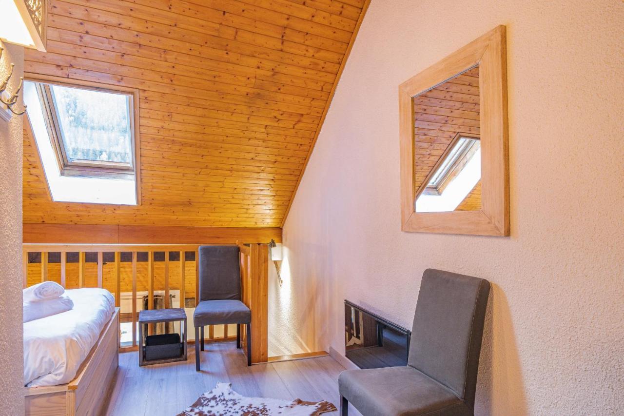 Chamour - A Duplex With Mont-blanc View Apartment