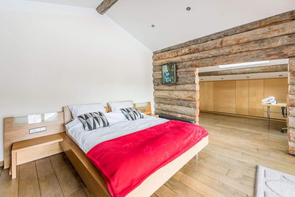 Spectacular Chalet With 5 Ensuite Bedrooms And Sauna * Chamonix