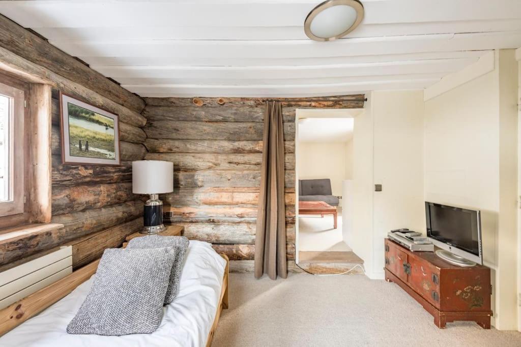 Spectacular Chalet With 5 Ensuite Bedrooms And Sauna Chalet