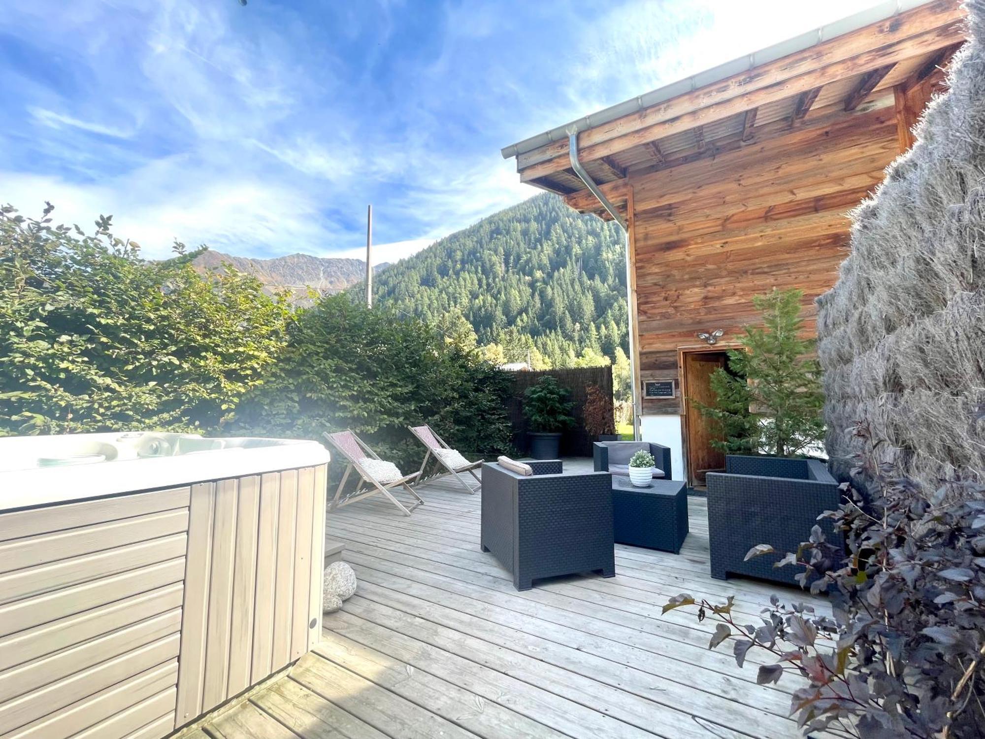 Chalet Le Petit Nicolas, Jacuzzi, Vue Mont Blanc