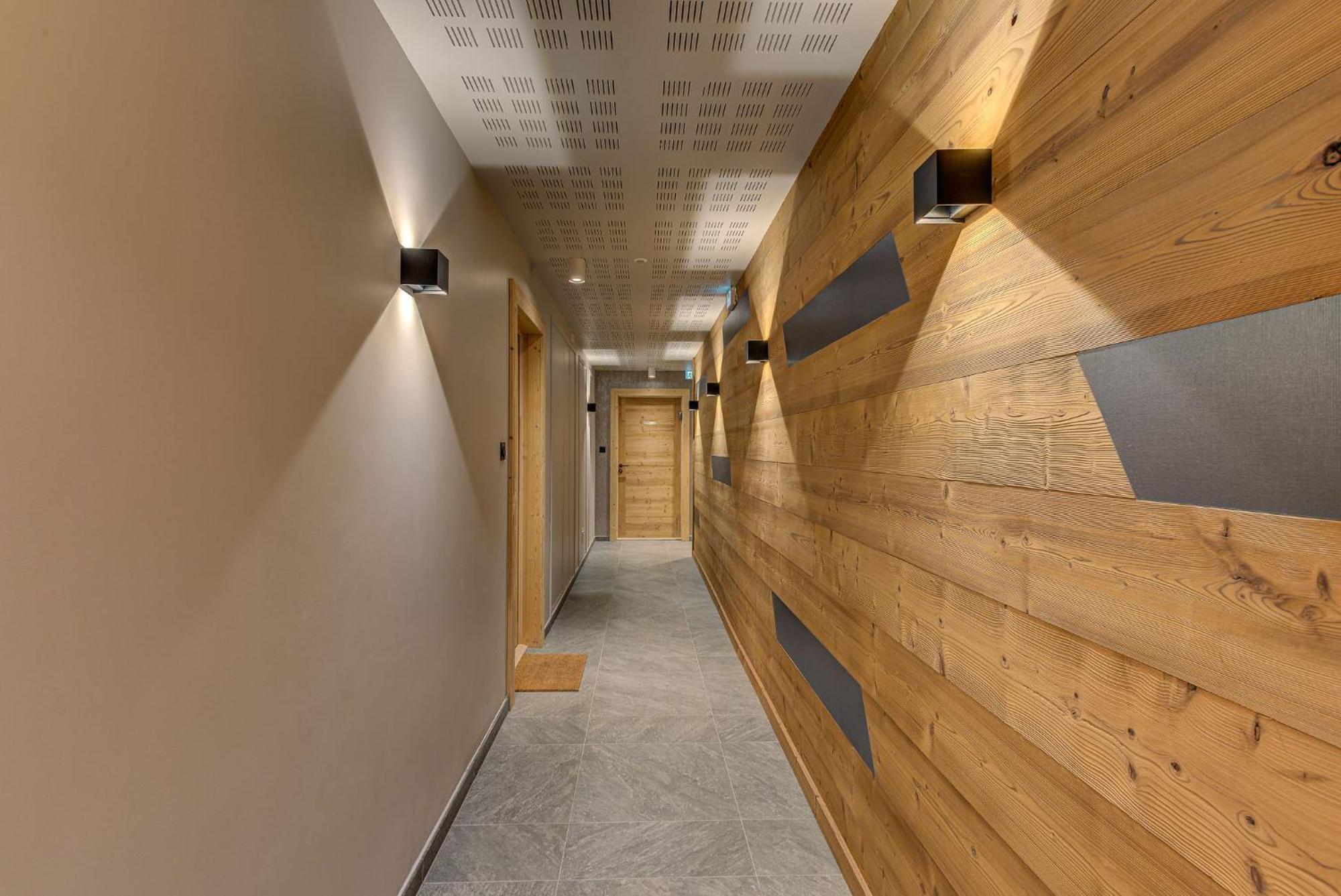 Apartment White Pearl A05 Modern Alpes Travel Sleeps 4 To 6 *