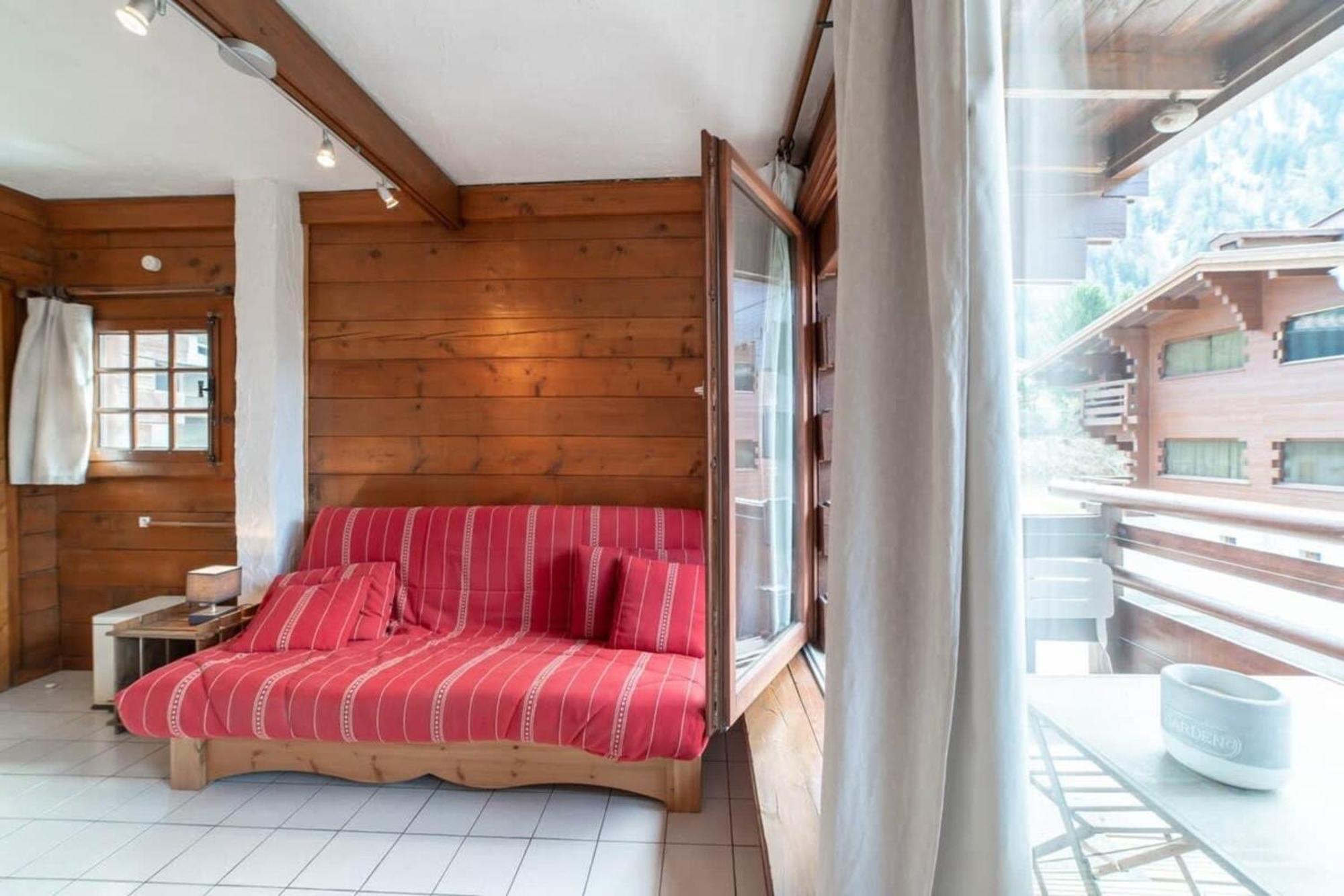 Apartment Montets Furnished Flat