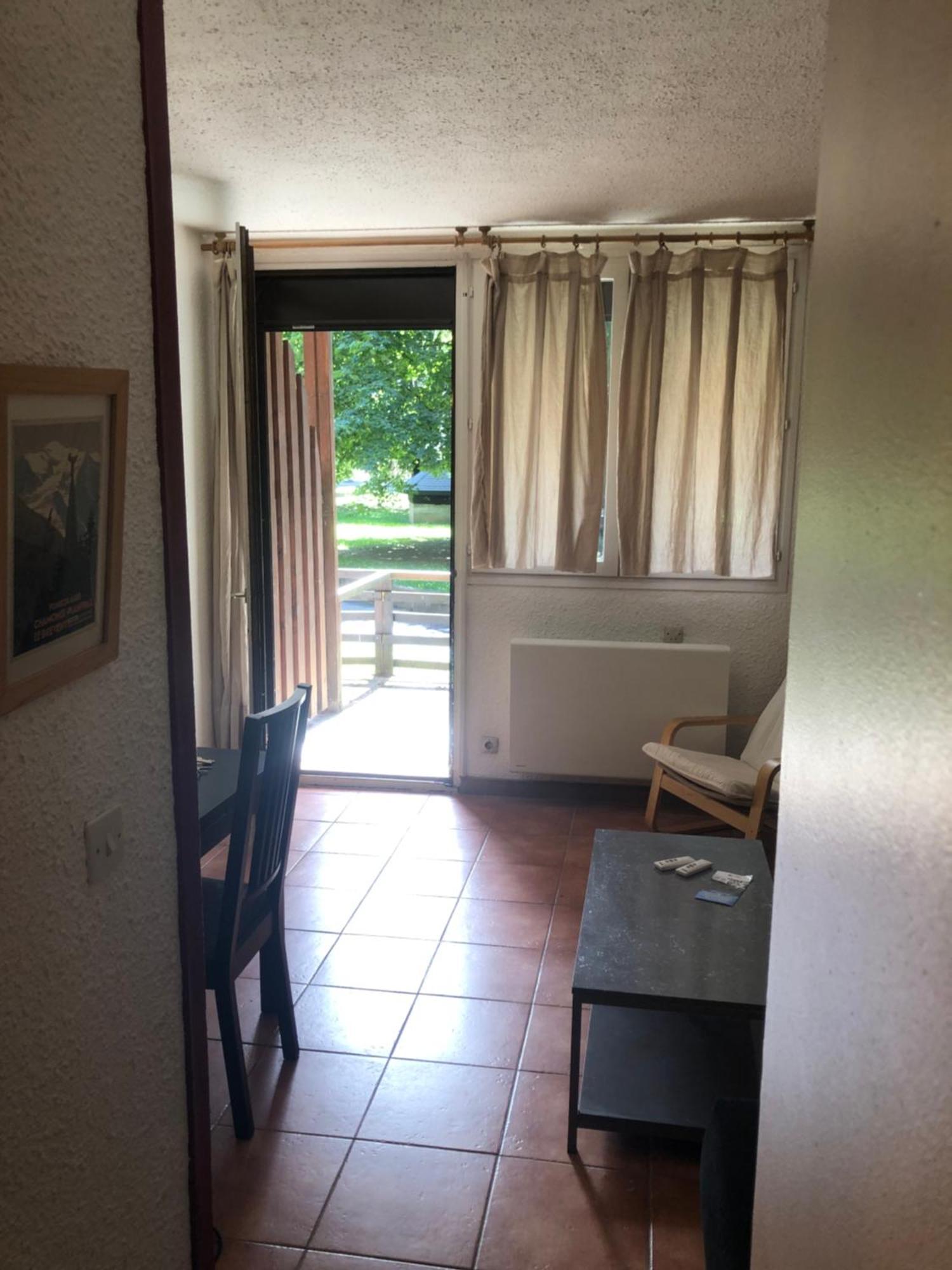 Apartment Avec *