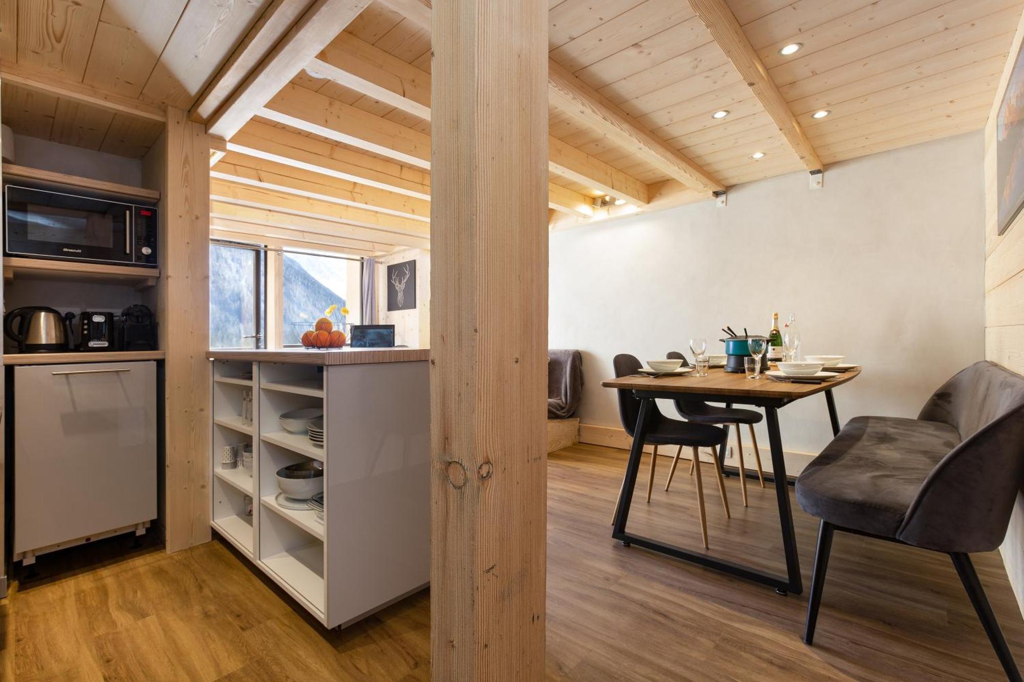 Apartment Grand Roc - Campanules 411 - Happy Chamonix
