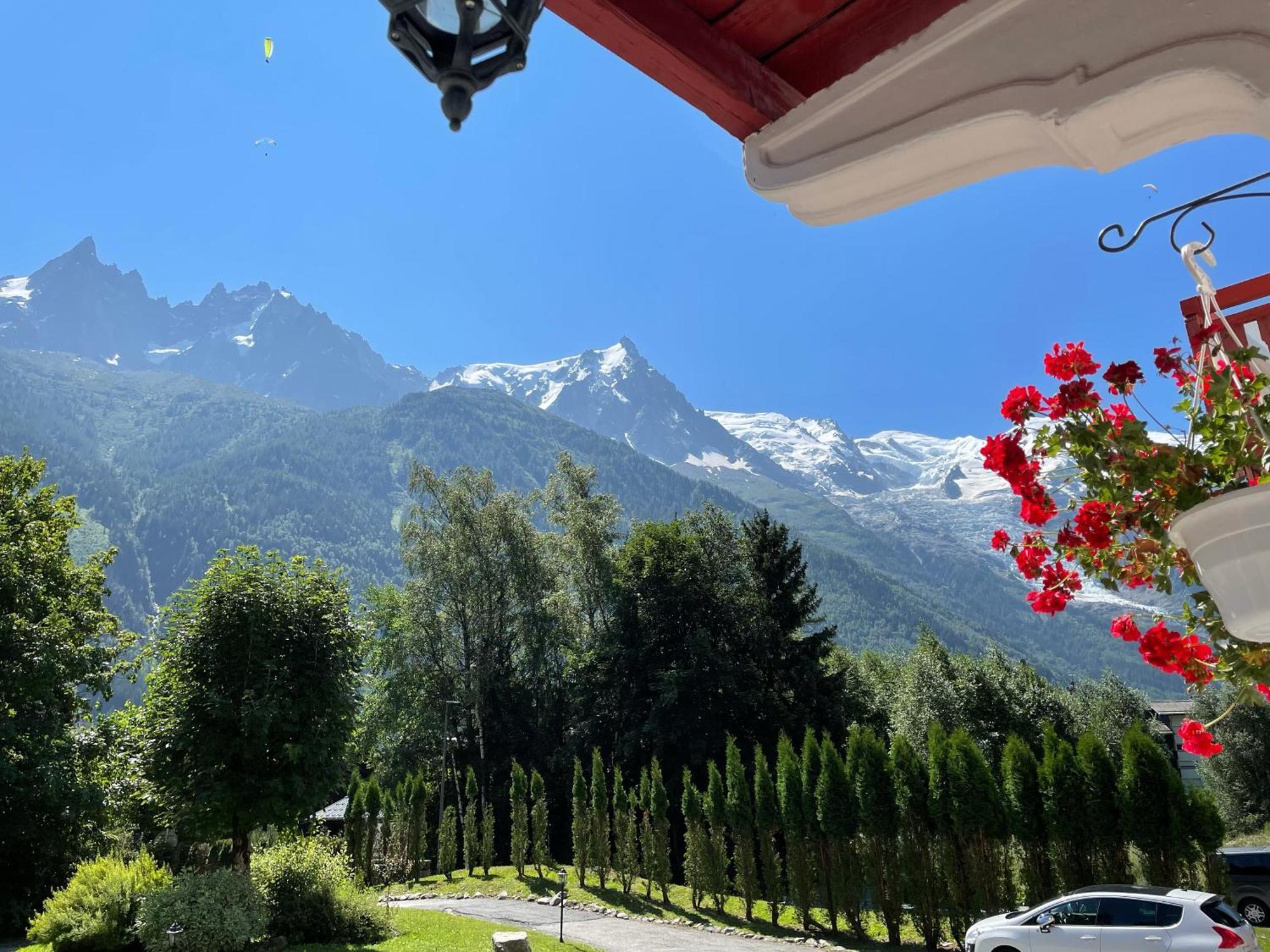 La Sapiniere Hotel