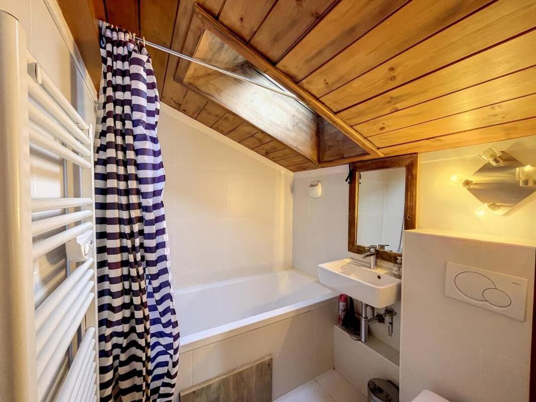 3br Centre Living In Apartment *