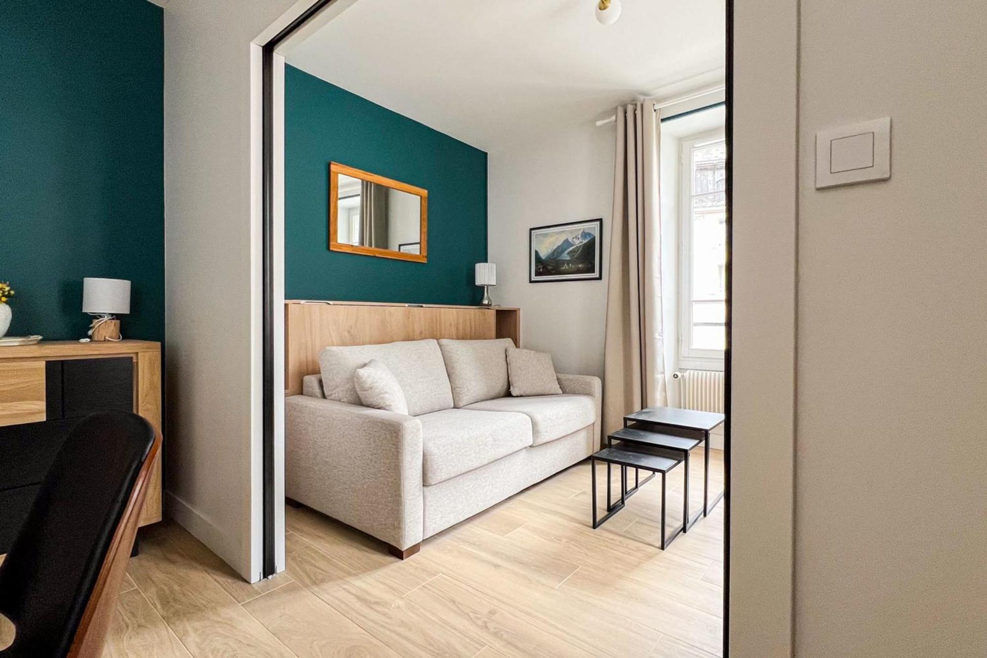 Spacious T2 In The Heart Of Appartement *