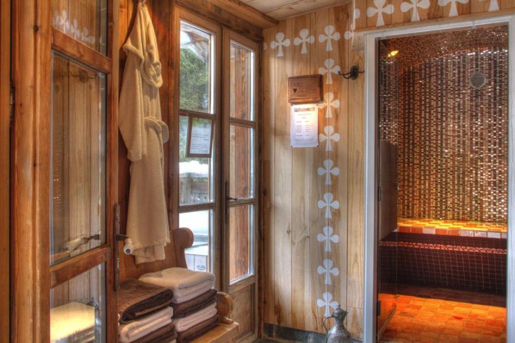 Les De Philippe Avec Jacuzzis Privatifs Hotel *