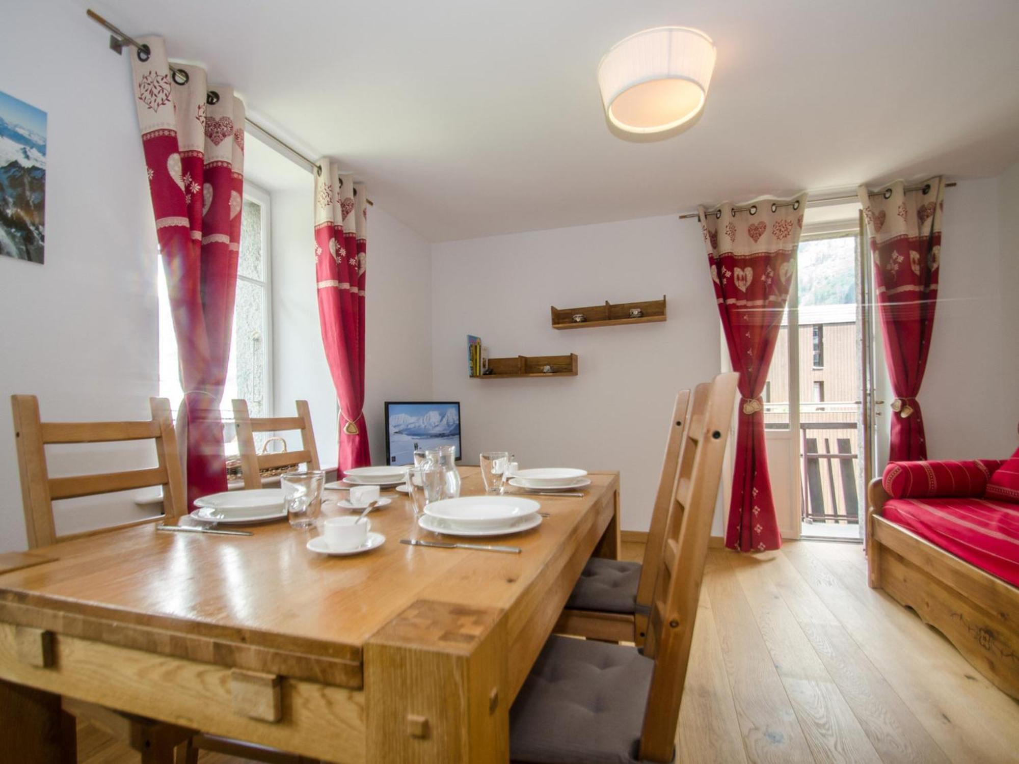 : Bel 4 Pers, 2 Ch, Wifi, Parking, Animaux Acceptes - Fr-1-343-257 * Chamonix